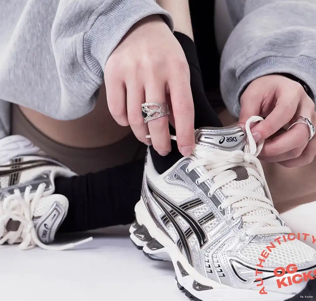 Black Cream Metallic ASICS 14 Plum Gel-Kayano 0617
